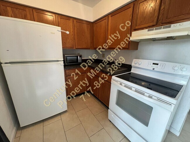 Foto del edificio - 2BR, 1.5 Bath home in Dallastown School Di...