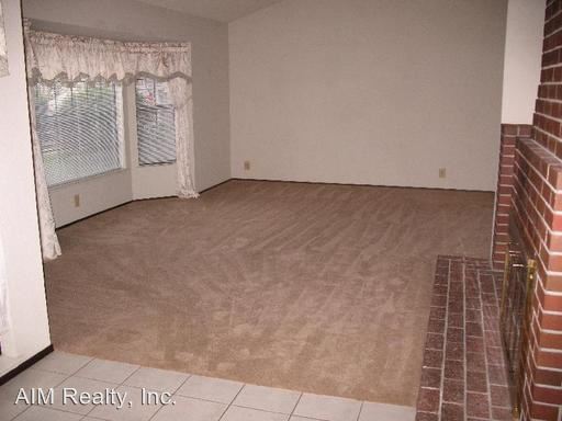 Building Photo - 202 Spurlock Ct