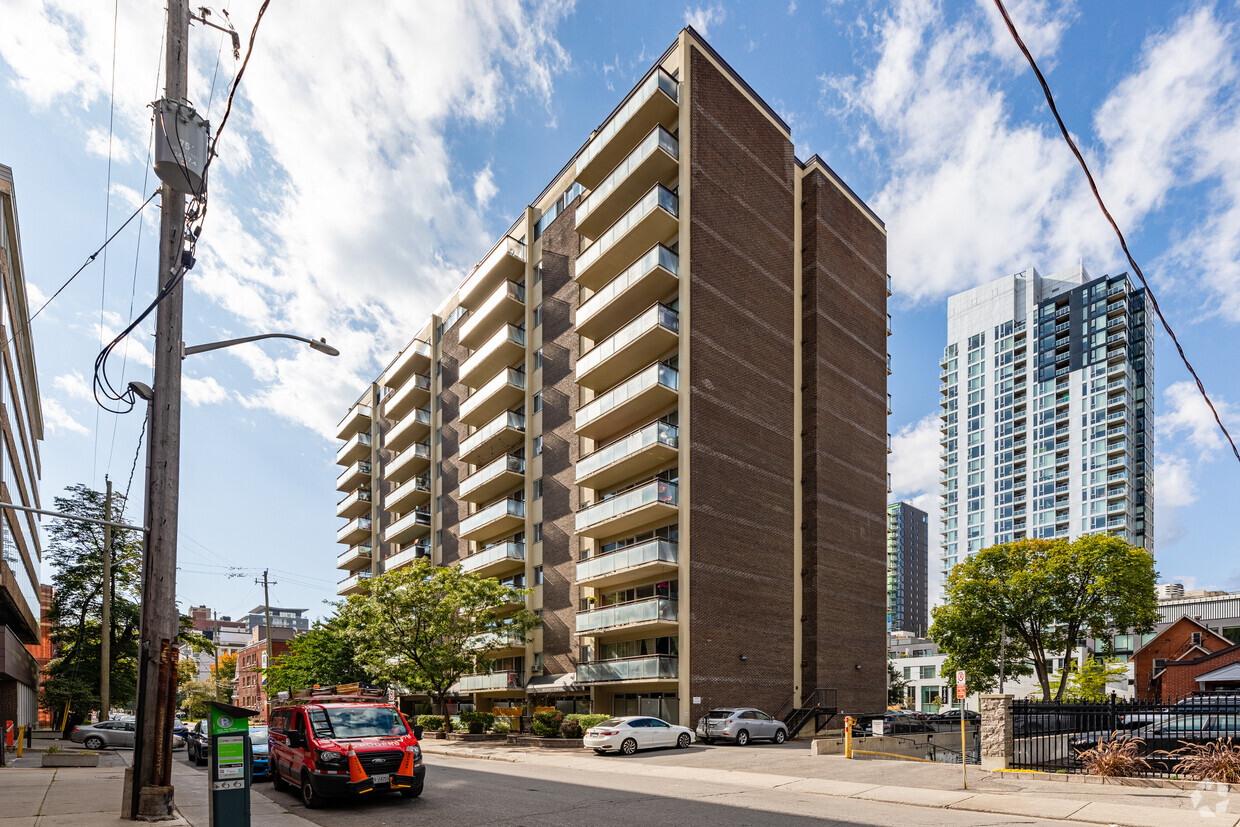 Primary Photo - Regency Towers