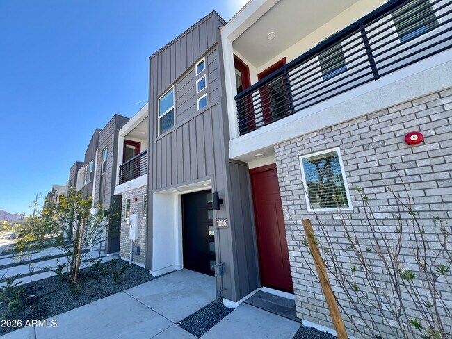 Foto del edificio - 1017 E Pasadena Ave