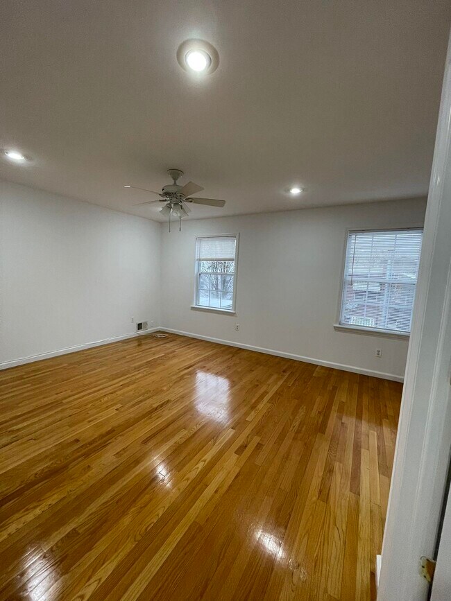 90 Leonard St Unit 1, Jersey City, NJ 07307 Condo for Rent in Jersey City, NJ