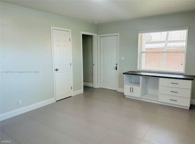 Building Photo - 2 br, 2.5 bath House - 1835 Scott St # A