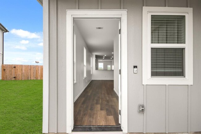 Foto del edificio - 24705 Cherry Log Ln