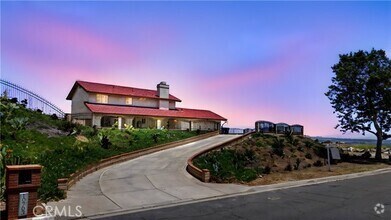 Building Photo - 10703 Valley Dr