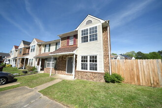 Building Photo - 701 Nottaway Dr