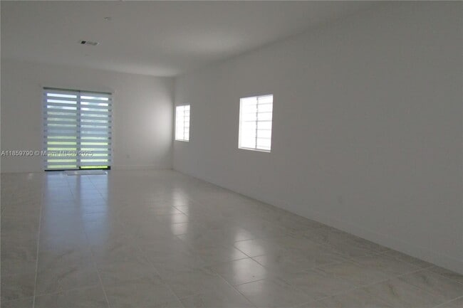 Foto del edificio - 11998 SW 232nd St