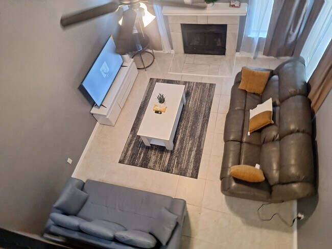 Foto del edificio - 2123 Chatham Square Ct