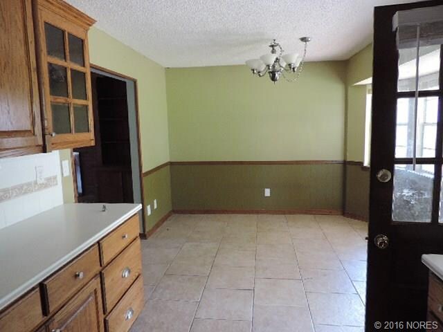 Building Photo - 714 Martin Cir