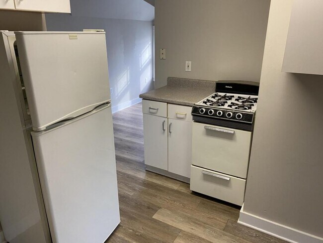 Foto del edificio - 1676 Eddington Road Unit #03