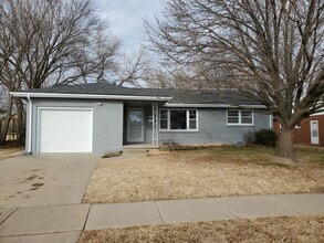 Building Photo - 8108 E Indianapolis St