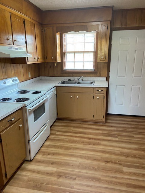 Foto del edificio - 319 Pelham Creek Dr