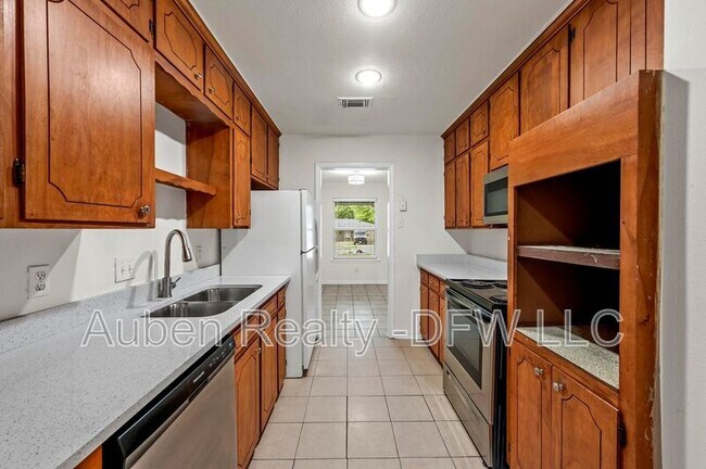 Building Photo - 939 Lindy Ct