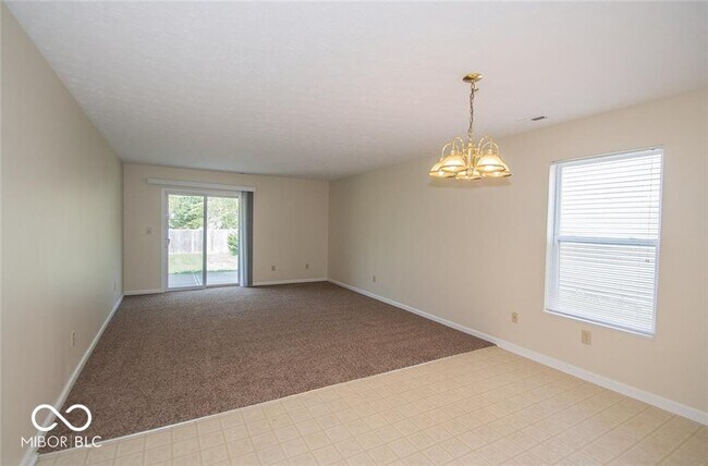 Foto del edificio - 5834 Long Ridge Pl