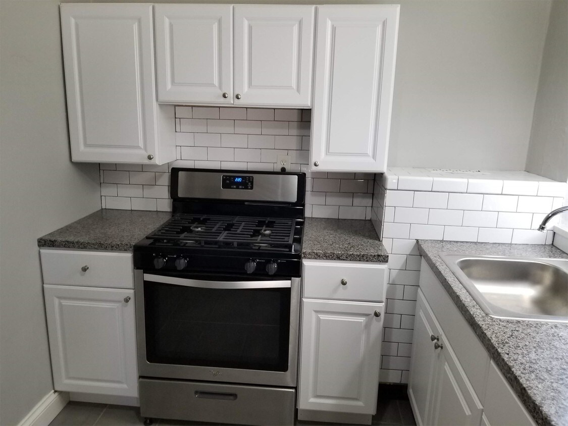Primary Photo - 571 E Rich St