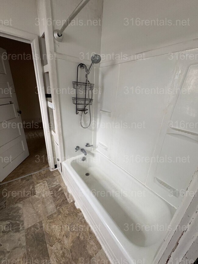 Foto del edificio - $950 - 3 bed 1 bath - Single Family Home