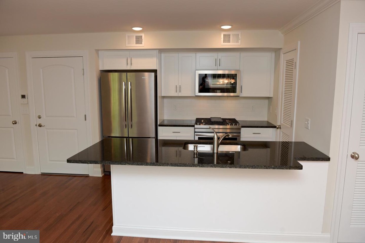 Foto principal - 205 Nassau St