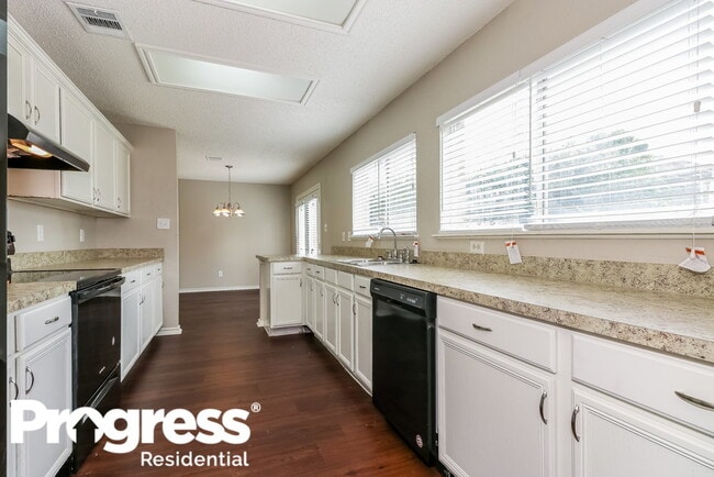 Foto del edificio - 3156 Pine Valley Dr