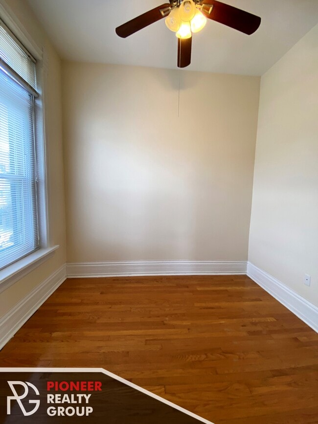 Foto del edificio - 3358 N Sheffield Ave