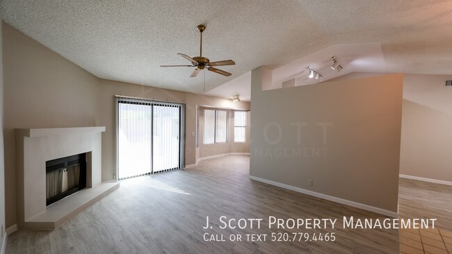 Foto del edificio - 8957 W Rose Ln