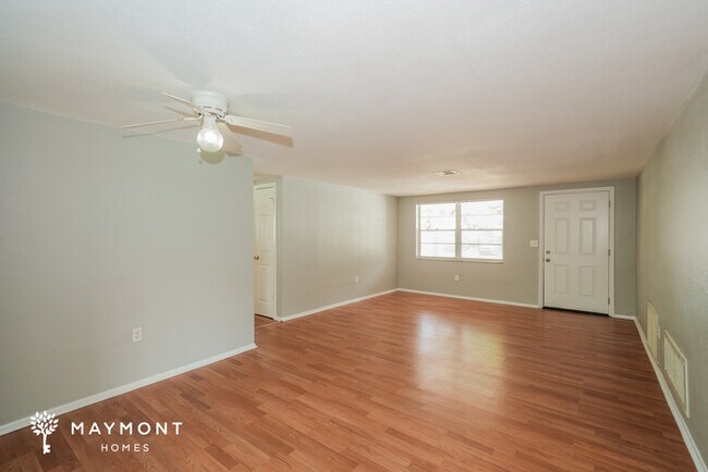 Foto del edificio - 9231 St Regis Ln