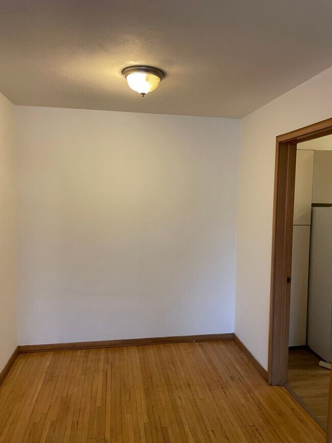 Foto del interior - 3551-3559 Huntington Ave S.