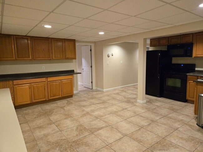 Building Photo - 34 2nd St