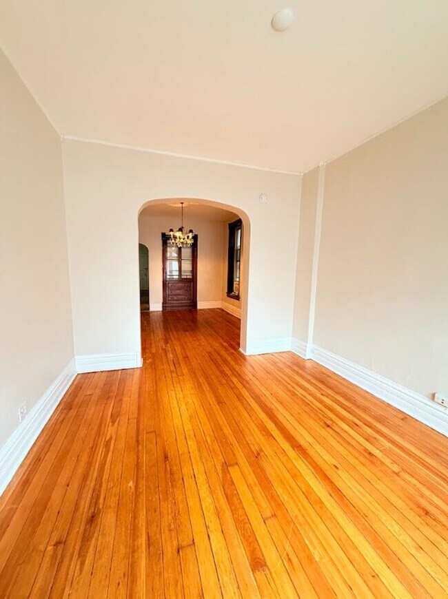 Foto del edificio - 1013 N Winchester Ave