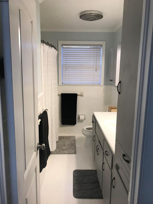 Building Photo - 324 Homewood Ave