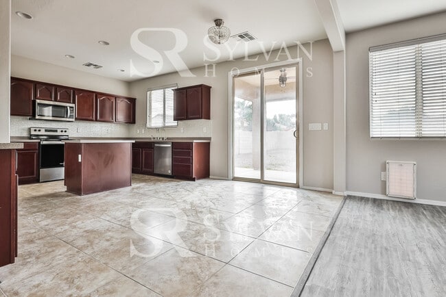 Foto del edificio - Charming 4BR 3BA Home for You