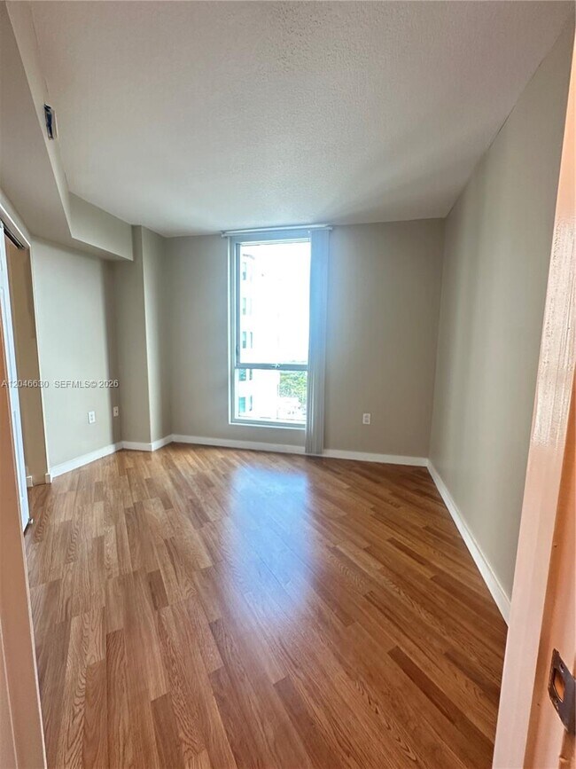 Foto del edificio - 9066 SW 73rd Ct
