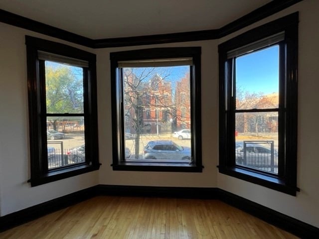 Building Photo - 1231 N Greenview Ave