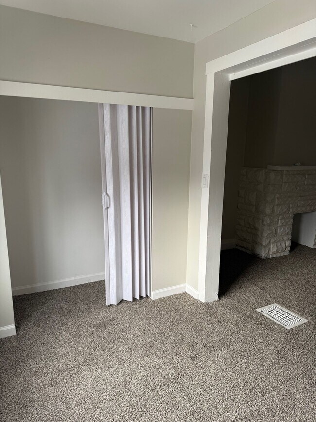Building Photo - 1 Bed 1 Bath in Swissvale