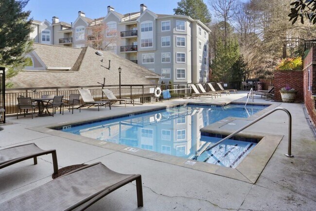 Building Photo - 4246 River Green Dr NW
