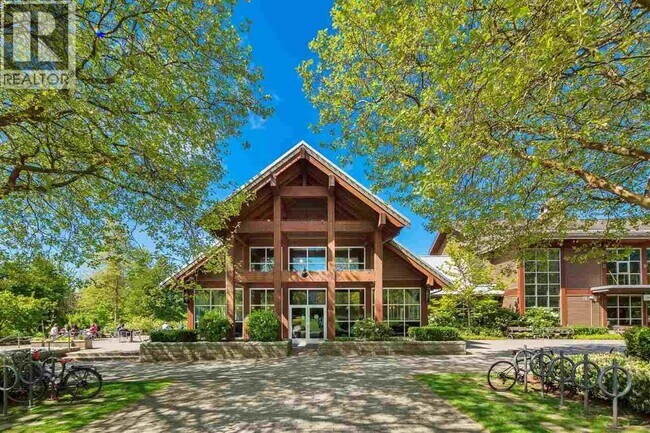 Photo du bâtiment - 6268 Eagles Dr