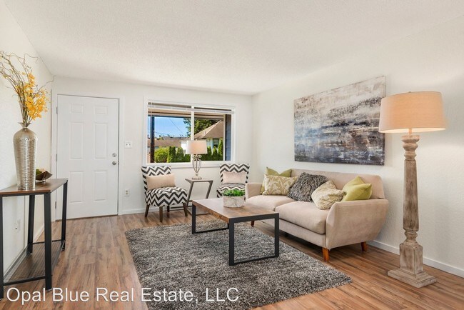 Building Photo - 2 br, 1 bath Apartment - 3605 22nd St.