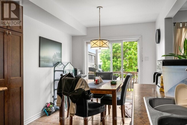 Photo du bâtiment - 148 Talltree Crescent