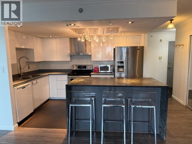 Building Photo - 1088 Quebec St