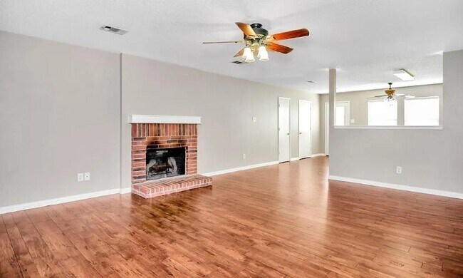 Foto del edificio - 5640 Ainsdale Dr