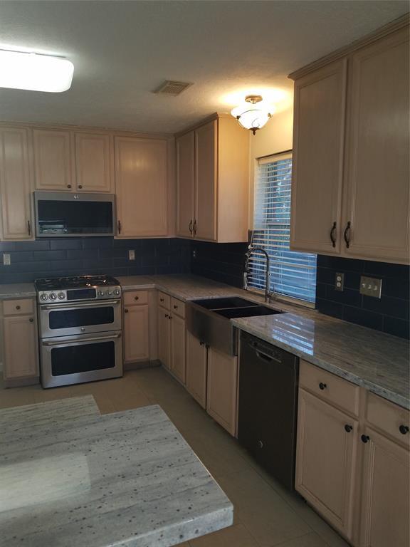 Foto del edificio - 2118 Yacht Harbor Ln