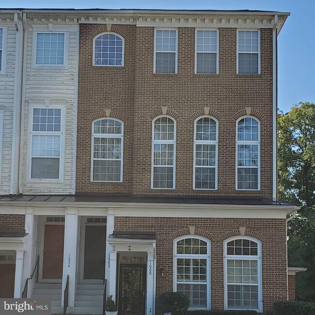 Building Photo - 1000 Treeland Way
