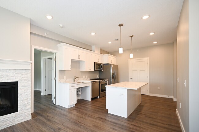 2 habitaciones, 2 baños (adaptado) - Stone Haven Townhomes