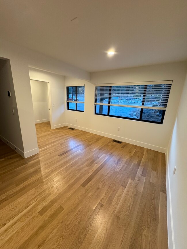 Foto del edificio - 807 Tahoe Blvd