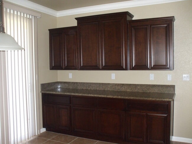 Building Photo - The Village - Roseville - Gated