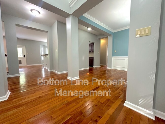 Building Photo - 4845 Chesney St NW