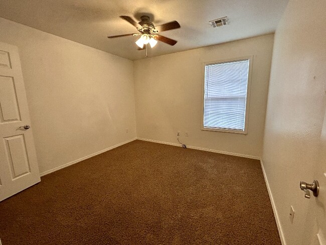Building Photo - 63020 E 285 Ct