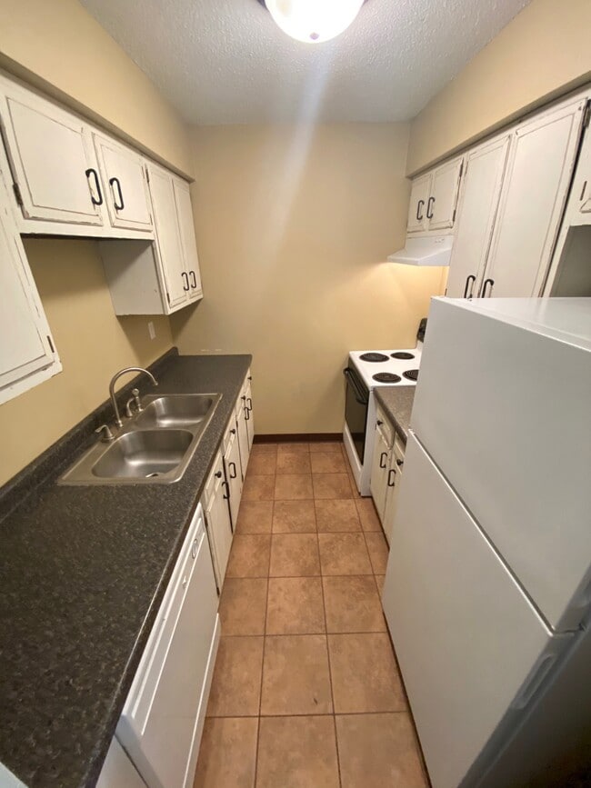 Building Photo - 232 11th St S