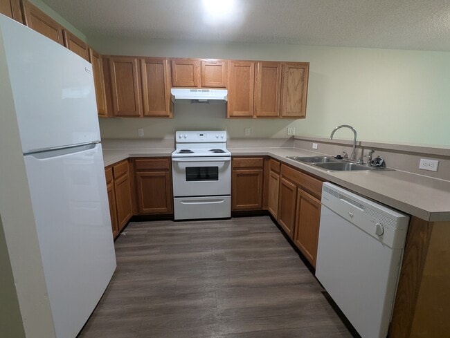 Building Photo - 127 Plantation Point Dr