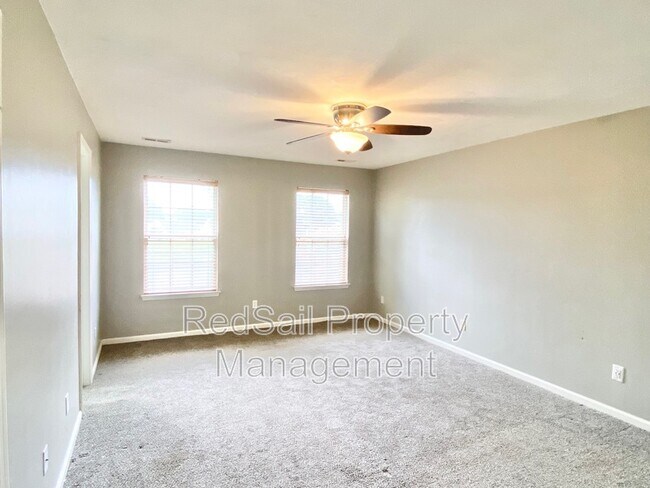 Foto del edificio - 913 Foxboro Dr