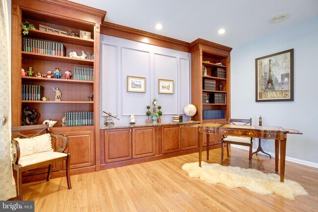 Foto del edificio - 5042 Worthington Woods Way