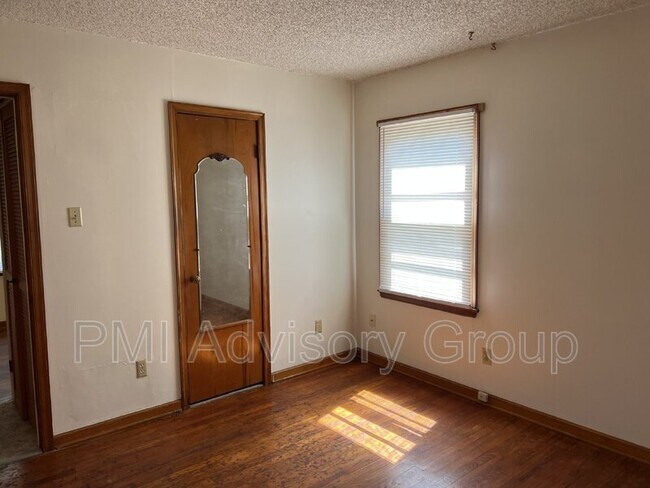 Foto del edificio - 1922 SW McAlister Ave